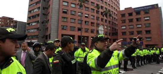 Colombia news - Policeman in Bogota